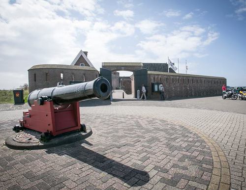 SP Fort Kijkduin // fortkijkduin.jpg (43 K)