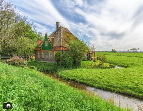 Nog een boerderij in de weilanden