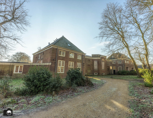 huis meer en berg bijgebouwen