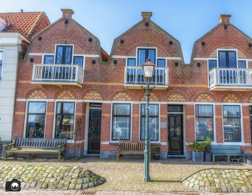 Drie dezelfde huizen uit jaren 30