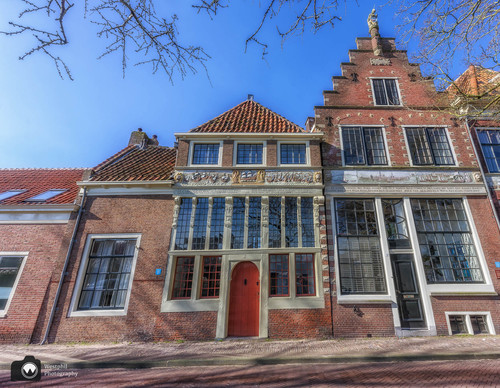 Rij historische huizen
