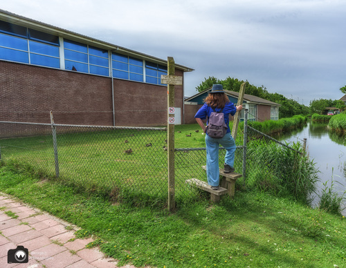 laura op een opstapje