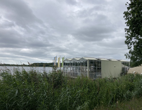 kassen aan het water