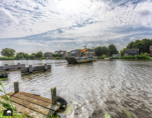 De kabelpont vaart naar de overkant